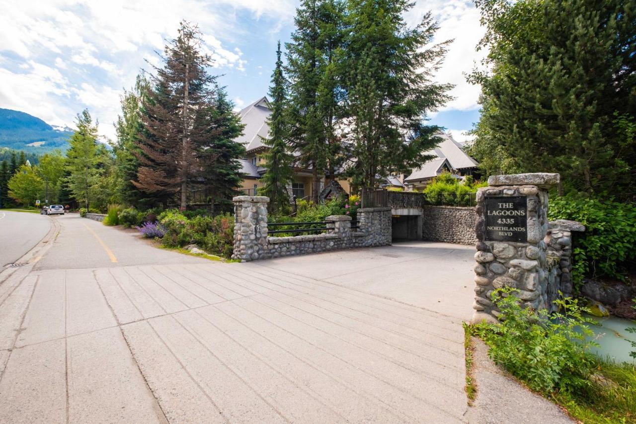 Lagoons by Outpost Whistler Extérieur photo